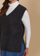Load image into Gallery viewer, IOM Miru Vest Ash

