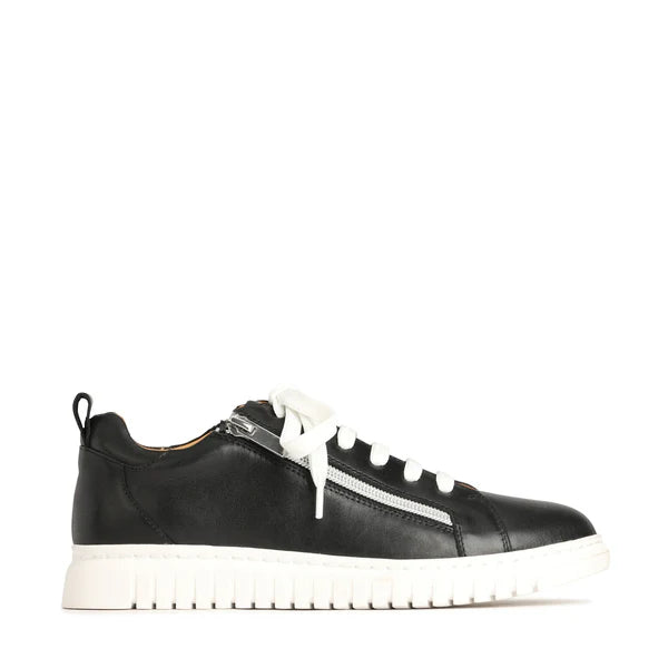 EOS Clarah Black